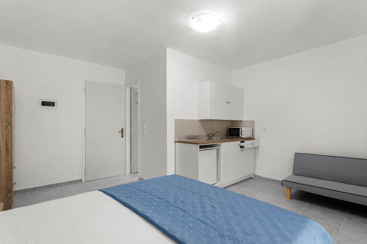 Lévktron Nikolas Apartments Stoupa מראה חיצוני תמונה