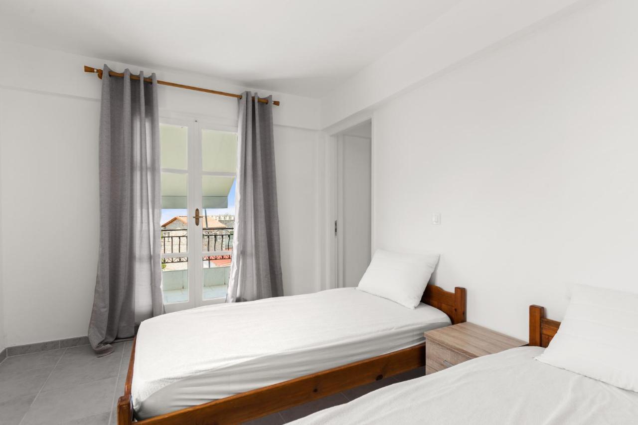 Lévktron Nikolas Apartments Stoupa מראה חיצוני תמונה